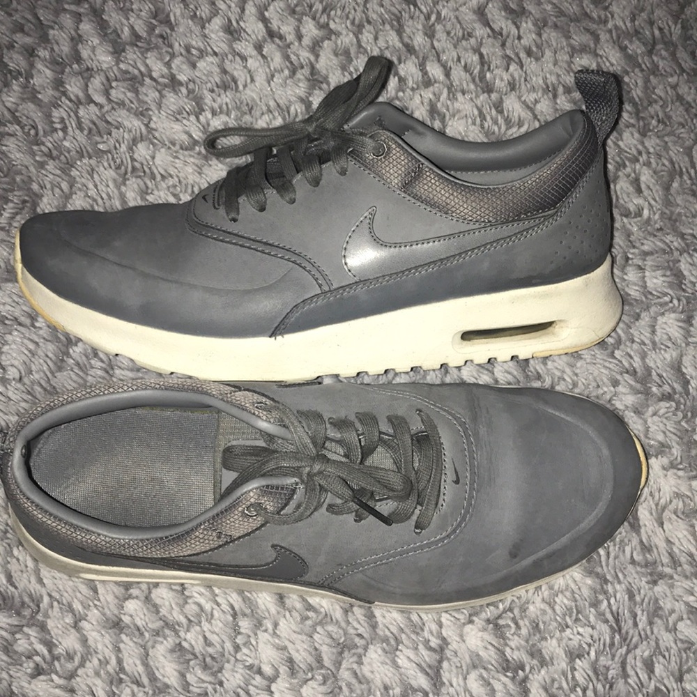 Grey Women’s Nike Air Max Sneakers